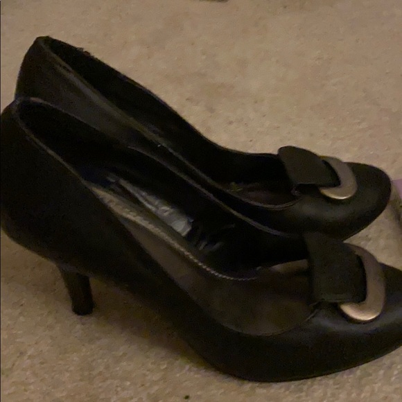 nicole brand - Picture 2 of 3